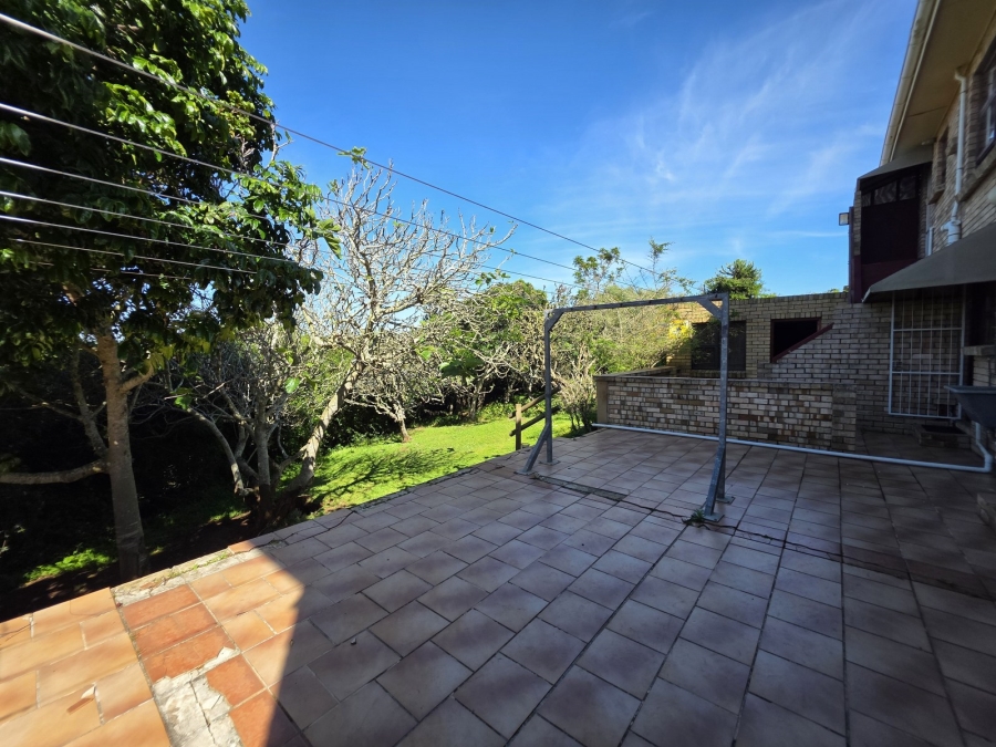 4 Bedroom Property for Sale in Wavecrest Eastern Cape